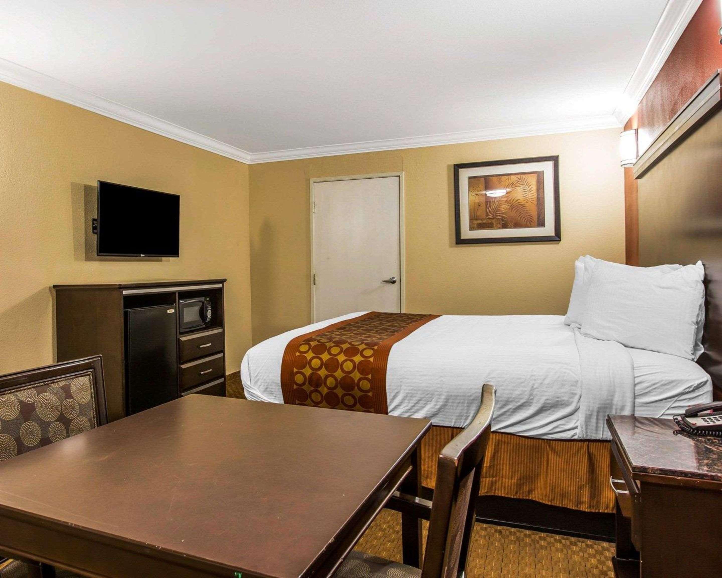 Hotel Rodeway &